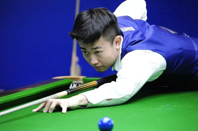 她都展现出 她都展现出