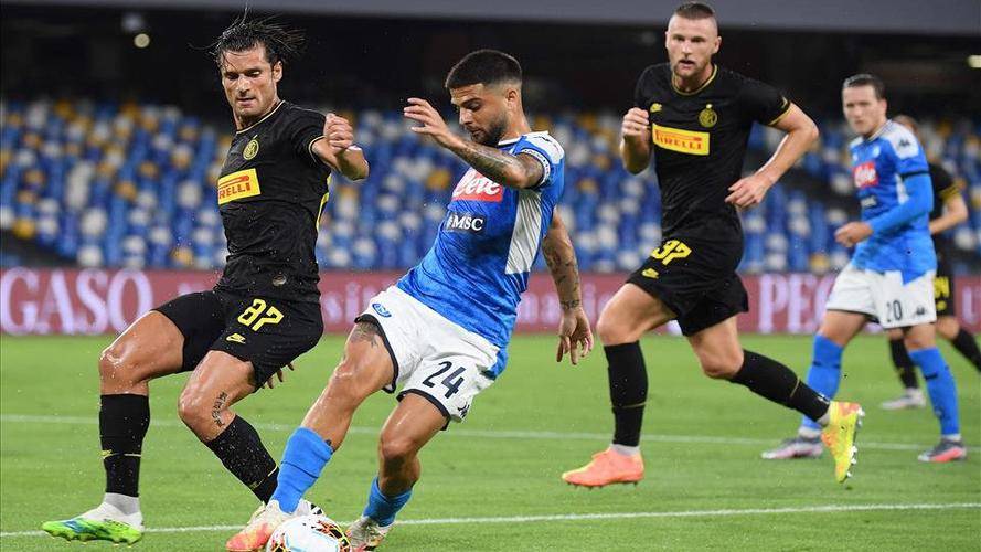 格外亲近 格外亲近