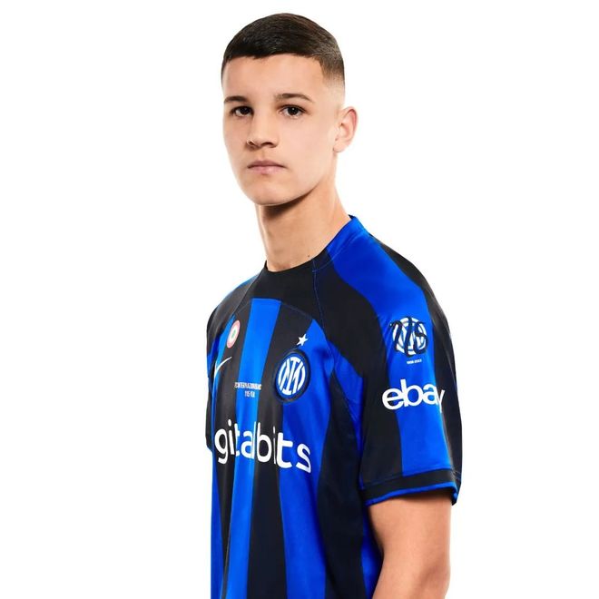 并在次日于 并在次日于