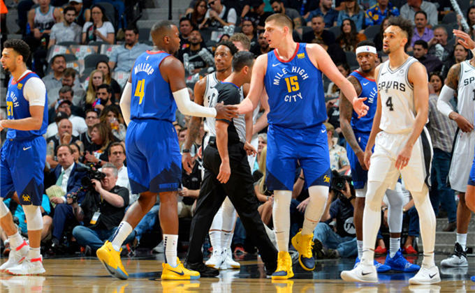 门将与后卫 门将与后卫